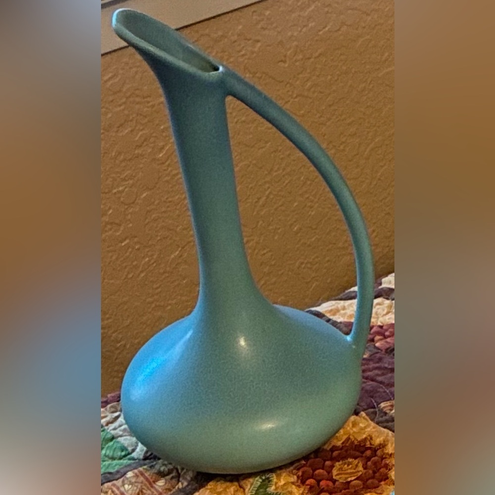 Early Vintage Van Briggle Art Pottery  Pitcher – 11.5 Matte Turquoise ewer urn - Picture 2 of 3